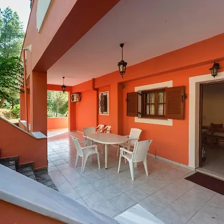 Neva's Vakantiehuis Kompítsion